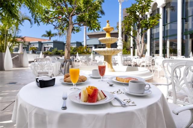 CG 2024 MAIN RESTAURANT TERRACE.jpg