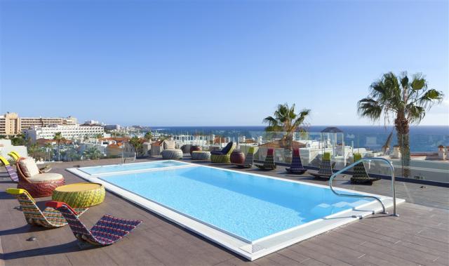 CG 06 ROOFTOP POOL.jpg