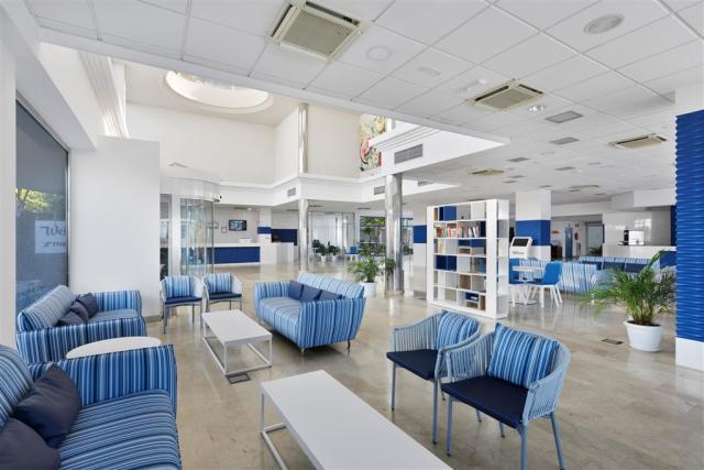 019-L-lounge-lobby_109690397.jpg