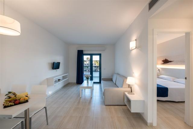 062-W-room-example-apartment-standard-resort-view-premium-apart