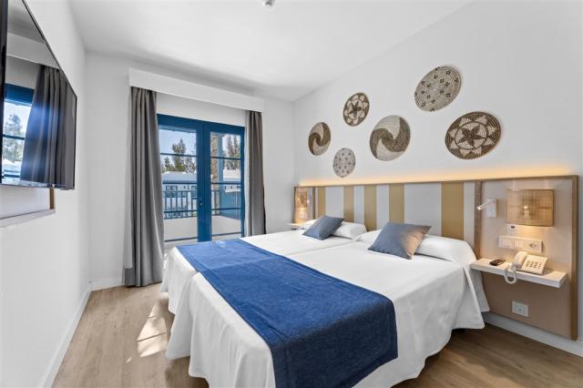 075-W-room-example-apartment-deluxe-resort-view-deluxe-apartmen