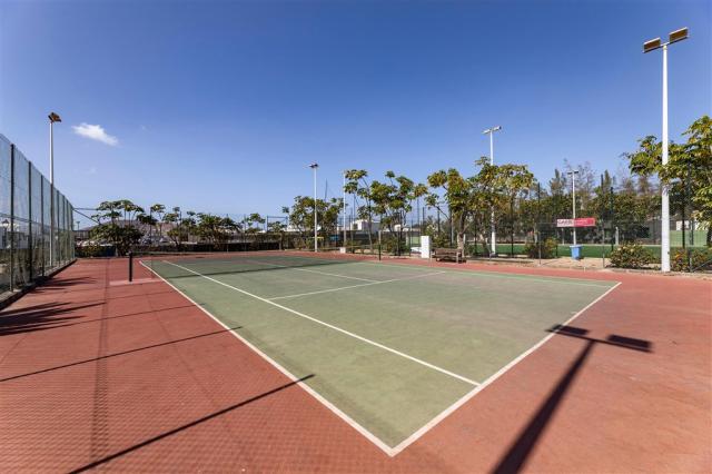 034-F-sports-and-leisure_109690289.jpg