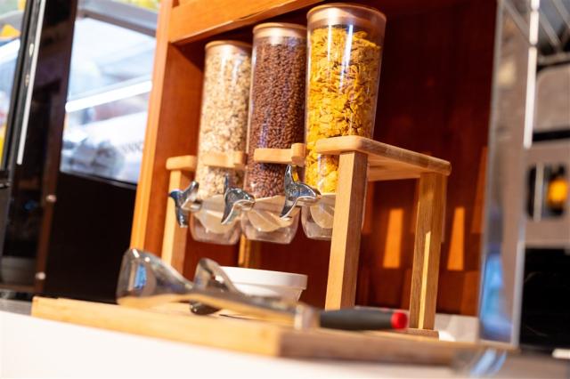 Breakfast_Detail_4.jpg