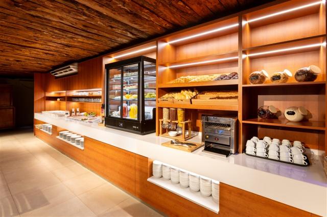 BuffetRestaurant2.jpg