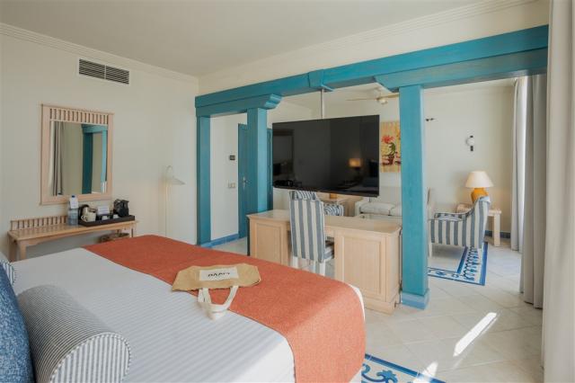 ACE - LIVVO VOLCAN LANZAROTE (9-25) - junior suite club sea vie