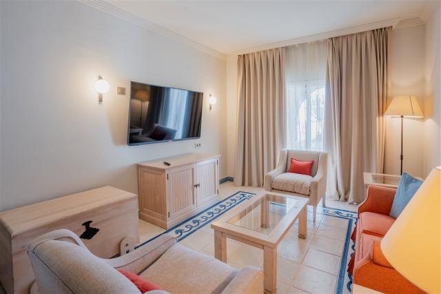 ACE - LIVVO VOLCAN LANZAROTE (9-25) - suite (6).jpg