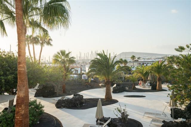ACE - LIVVO VOLCAN LANZAROTE (9-25) - suite club sea view (9).j