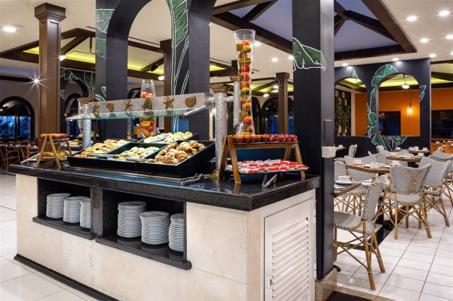 ACE - LIVVO VOLCAN LANZAROTE (9-25) - gastro - Buffet La Florid