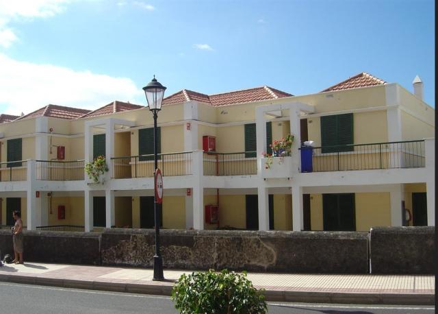 02_Outside_02.JPG