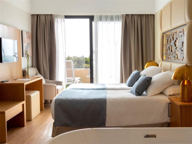 ACE - ALEXANDRE TEGUISE PLAYA - Club Suite (1).jpg