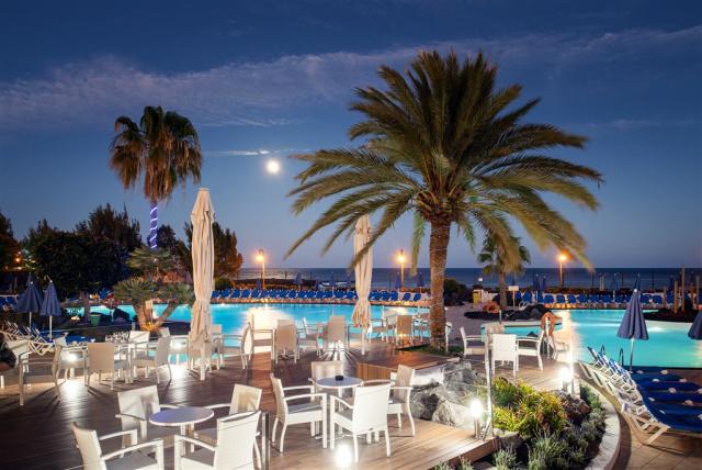 ACE - ALEXANDRE TEGUISE PLAYA - Terraza Piscina (2).JPG