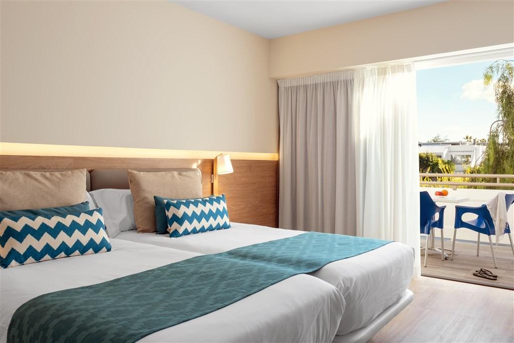 JUNIOR SUITE BALCONY (7).jpg
