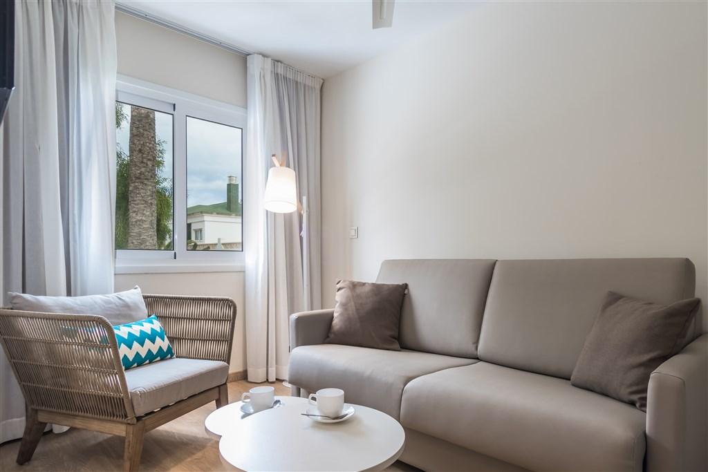 JUNIOR SUITE BALCONY (9).jpg