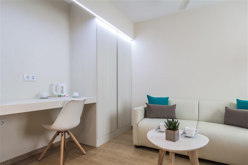 JUNIOR SUITE BALCONY (11).jpg