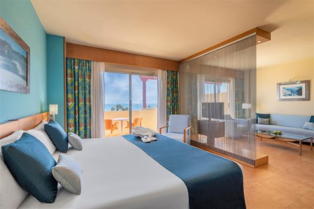 44. Family Junior Suite.jpg