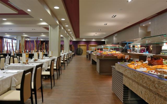 15. Restaurante Buffet Tindaya.jpg