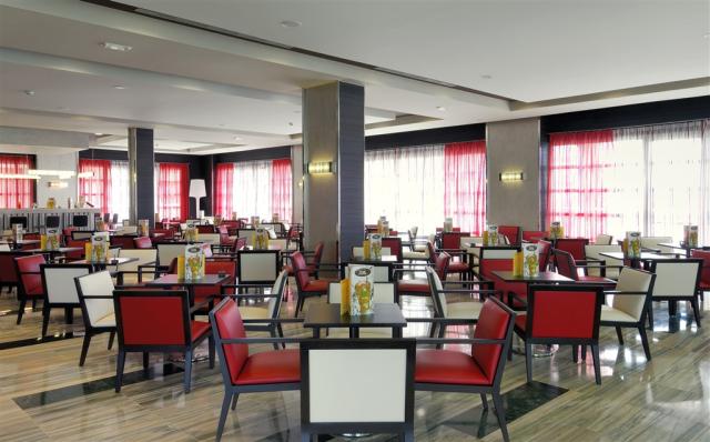 14. Lobby Bar.jpg