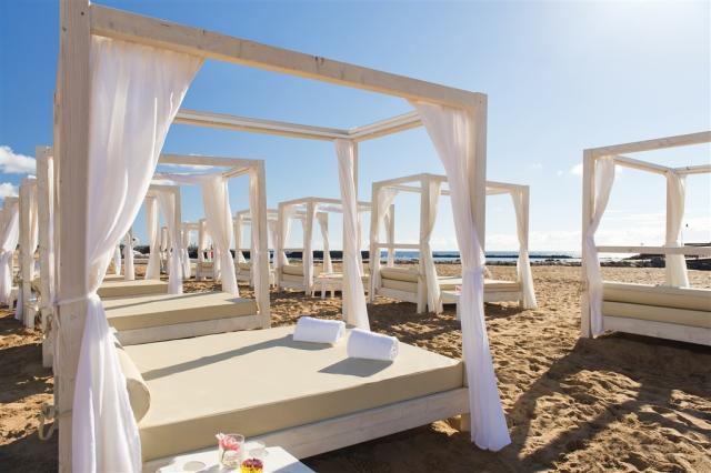 32. Balinese beds- Beach.jpg