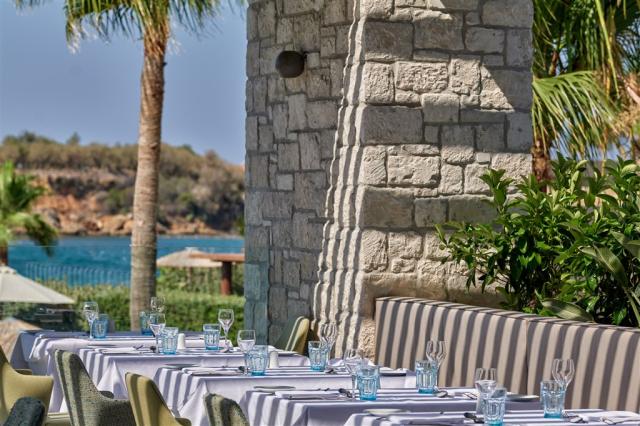 Deep_Blue_Main_Restaurant_.jpg