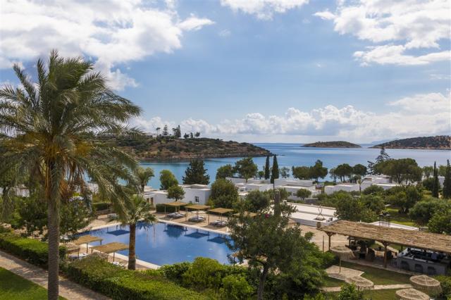 minos beach pool 01 A.jpg