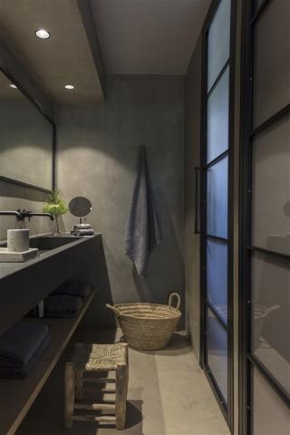 superior rooms bathroom.jpg