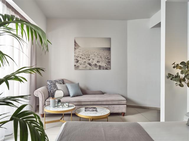 SuperiorRoom4 (X6).jpg