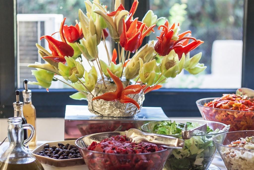 Buffet Rigas decor.jpg