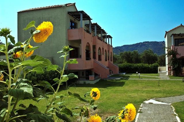 Rigas Hotel Skopelos Studios complex.jpg