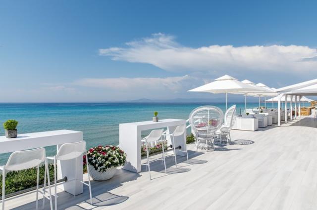 sani_bousoulas_bar2_792x527.jpg