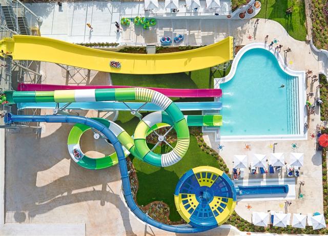 23b-Club-Marine-Aqua-Tower-launches-you-into-a-new-world-of-adv