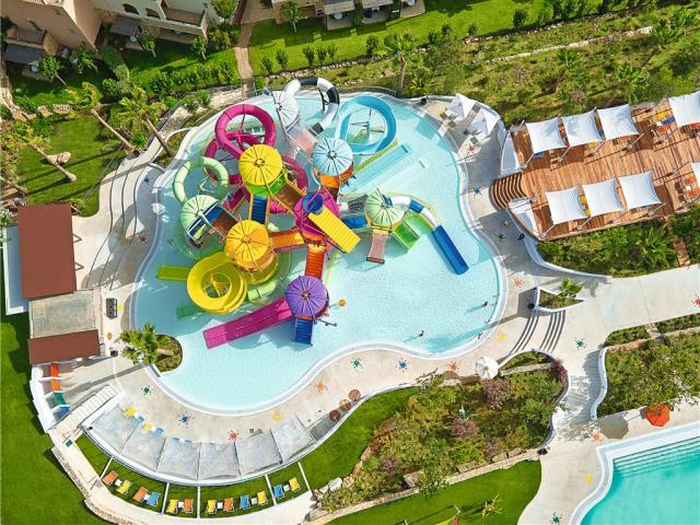 23s-6.000-mÂ˛-of-excitement,-100-aqua-games,-covering-area-of-1