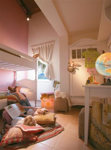 16-Seafront-Family-Bungalow-Suite,-Kids-Bedroom_72dpi.jpg