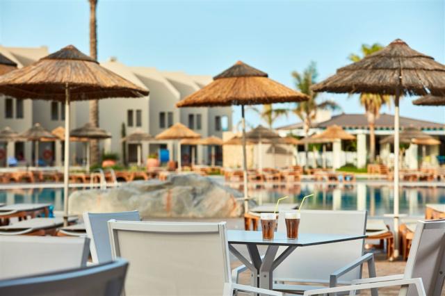 Mesogeios_Pool_Bar.jpg