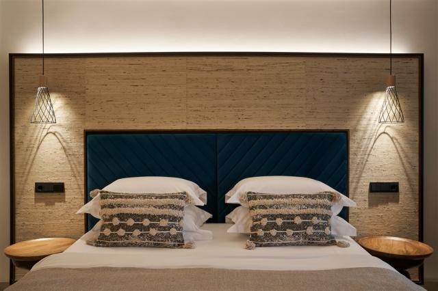 Premium_Double_Room_Swim_Up_Inland_View.jpg
