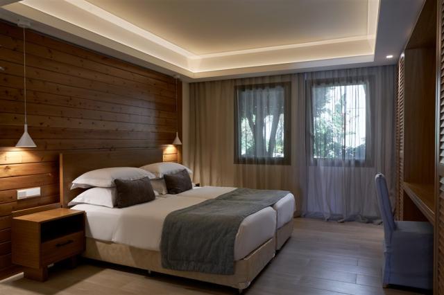Two_Bedroom_Suite_Swim_Up.jpg