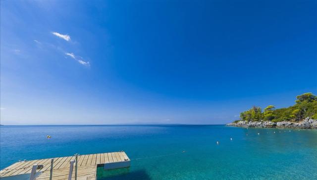 skopelosbeach3.jpg