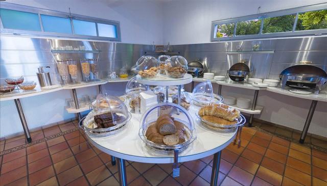 breakfastbuffet.jpg