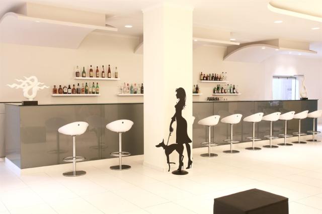 Bar%20Lounge.jpg