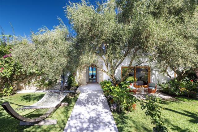 04 - Lush gardens - Porto Zante.jpeg