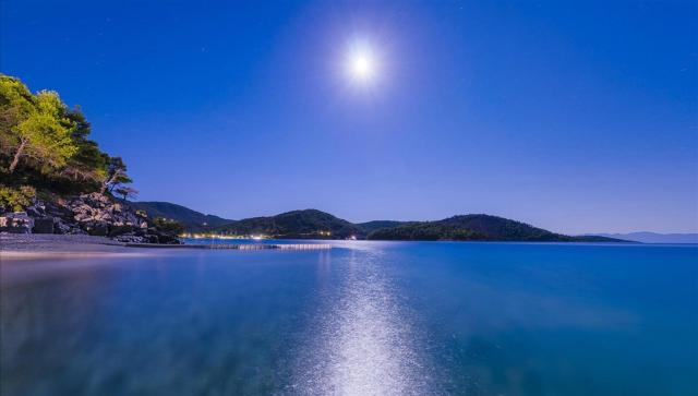 beach-full-moon2.jpg