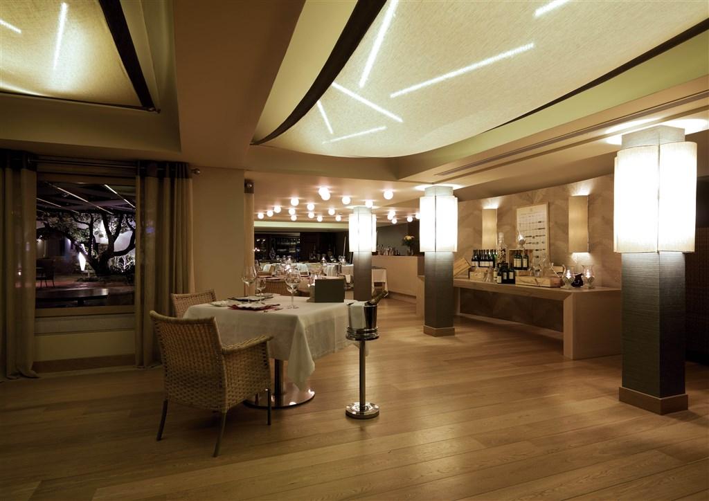 dionyssos_restaurant_1.jpg