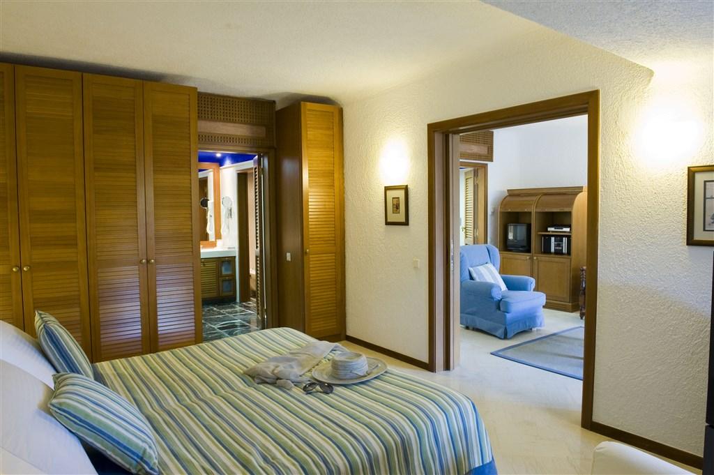 executive bungalow suite pool view.jpg