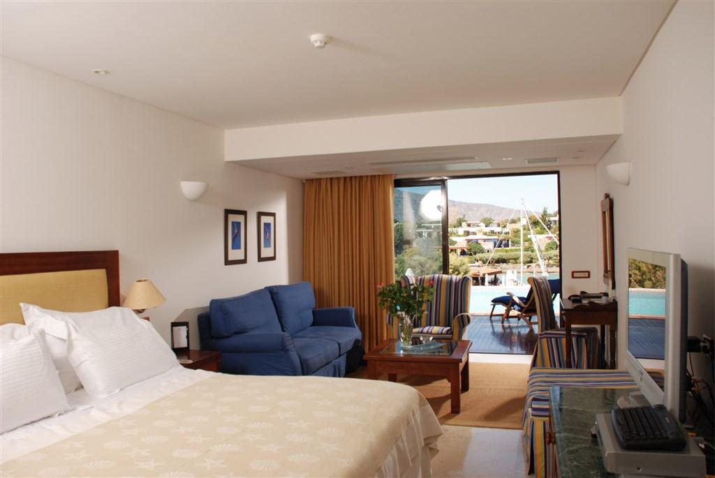 superior bungfront sea view sharing pool 2.jpg
