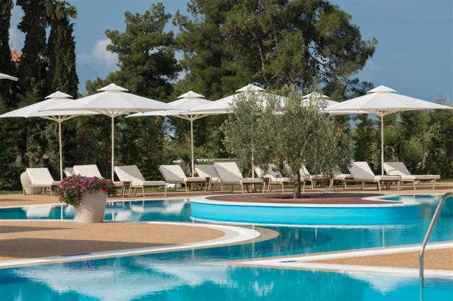 Main Pool Ikos Olivia.jpeg