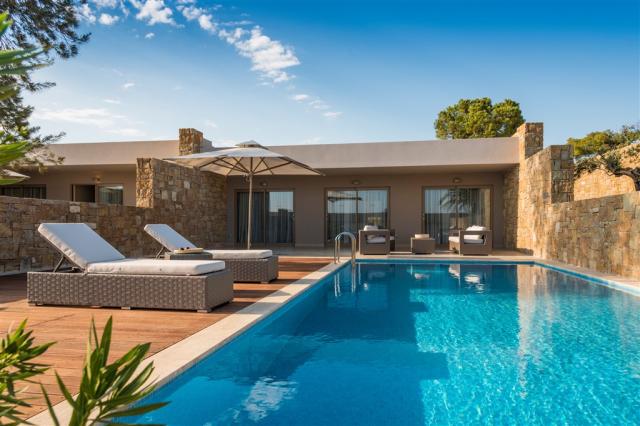 Deluxe Two Bedroom Bungalow Suite Private Pool Ext.jpeg
