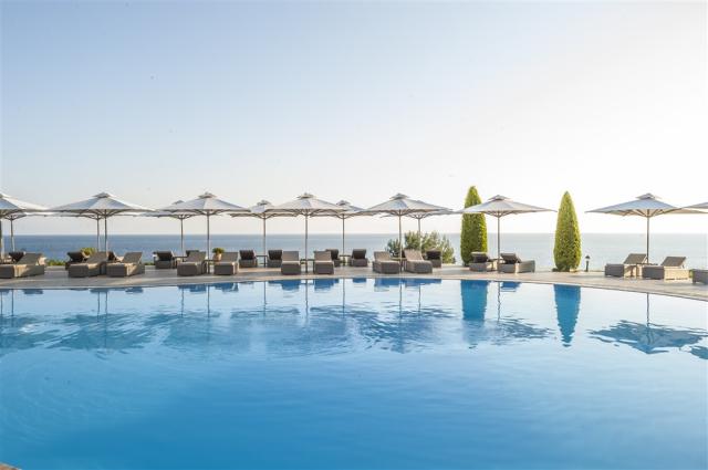 Deluxe Collection Pool 2- Ikos Oceania.jpeg