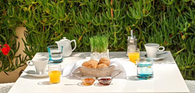 IKos_Oceania_Greek_Breakfast_03.jpg