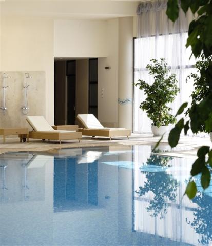 Ikos_Oceania_Internal_Pool_03.tif