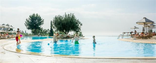 Ikos_Oceania_kids_04.jpg