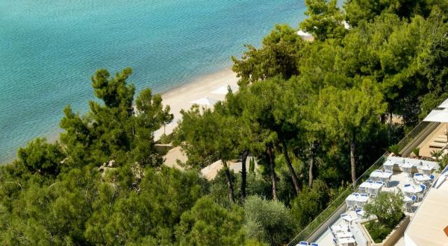 Ikos - Gastronomy22-1526_PanoramaP - noramaF - 792x436.jpg